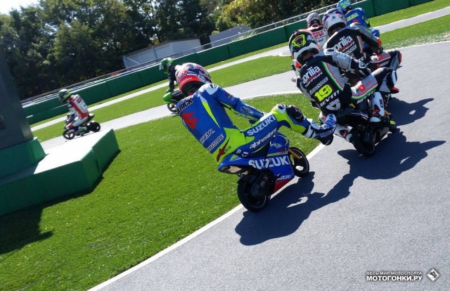 MotoGP 2015 Japan GP 15th Round: покатушки на минимото MotoGP 2015 Japan GP 15th Round: покатушки на минимото