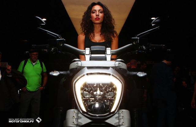 EICMA-2015: Девушки Миланского Мотосалона EICMA-2015: Девушки Миланского Мотосалона