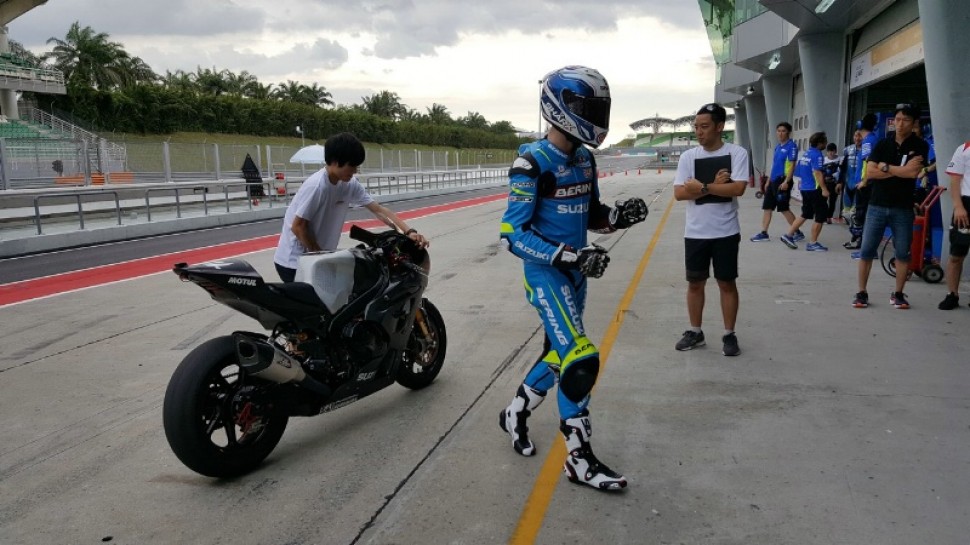 SUZUKI GSX-R1000 SUZUKI GSX-R1000