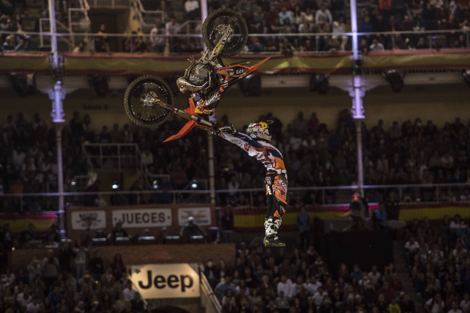 RED BULL X-FIGHTERS RED BULL X-FIGHTERS