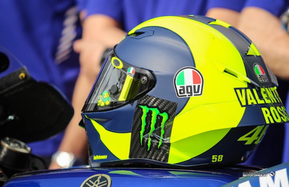 MotoGP - Qatar GP 2018: Валентино Росси показал новый шлем, специально для Гран-При Катара MotoGP - Qatar GP 2018: Валентино Росси показал новый шлем, специально для Гран-При Катара
