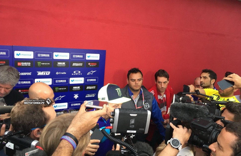 MotoGP - ArgentinaGP 2018: все журналисты на пресс-конференции Росси - Маркес уничтожил наш спорт!
