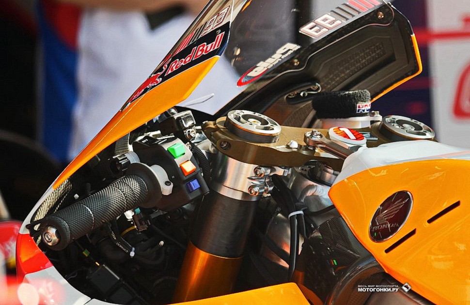 MotoGP - Honda RC213V (2019) - карбоновая вилка Ohlins