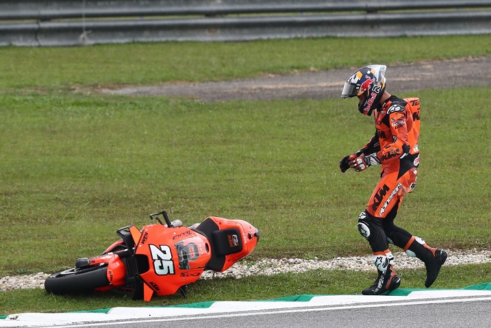 MotoGP IRTA Sepang - Sepang International Circuit: первое падение Рауля Фернандеса