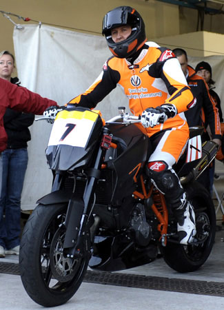 Шумахер перед стартом KTM Super Duke 990 Trophy