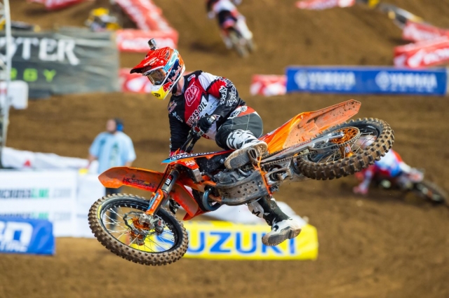 Джесси Нельсон сохраняет лидерство в AMA Supercross 250 West Джесси Нельсон сохраняет лидерство в AMA Supercross 250 West