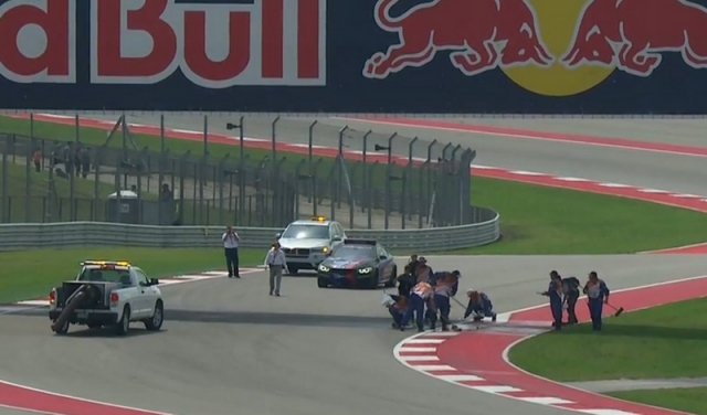 Уборка третьего поворота Circuit of the Americas в разгаре Уборка третьего поворота Circuit of the Americas в разгаре