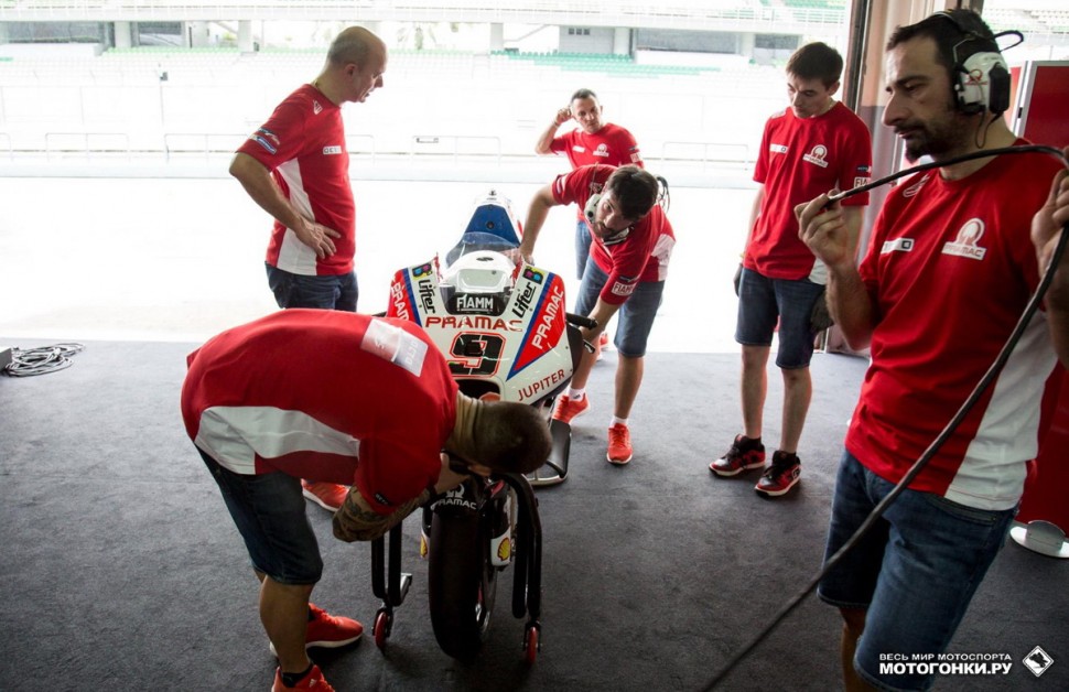 Антон Богданов стажируется на тестах MotoGP IRTA Sepang Антон Богданов стажируется на тестах MotoGP IRTA Sepang