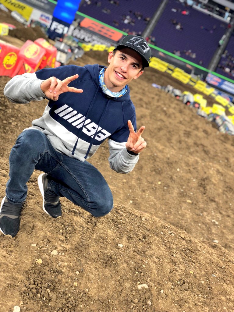 Натворив дел в MotoGP, Марк Маркес приехал разрядиться на суперкросс в Миннеаполис Натворив дел в MotoGP, Марк Маркес приехал разрядиться на суперкросс в Миннеаполис