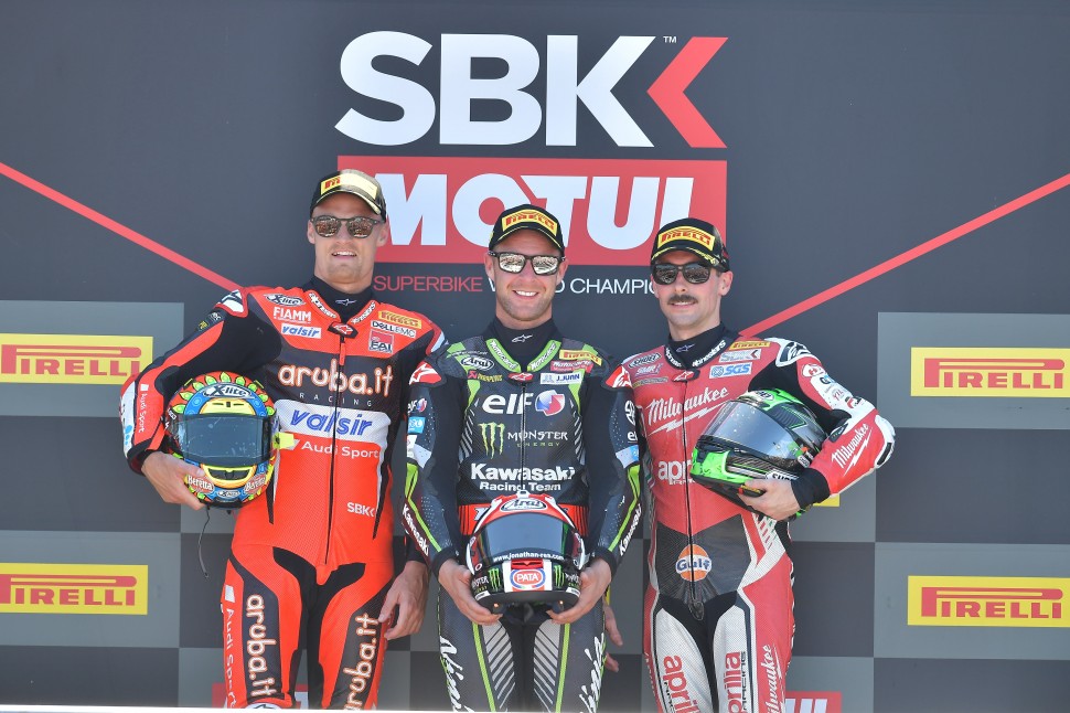 Подиум 1-й гонки WSBK в Мизано Подиум 1-й гонки WSBK в Мизано