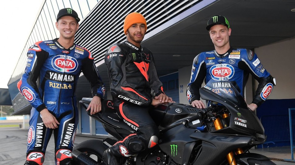 Чемпион Формулы-1 Льюис Хэмильтон протестировал заводской супербайк PATA Yamaha R1 1-2 декабря на Circuito de Jerez Чемпион Формулы-1 Льюис Хэмильтон протестировал заводской супербайк PATA Yamaha R1 1-2 декабря на Circuito de Jerez