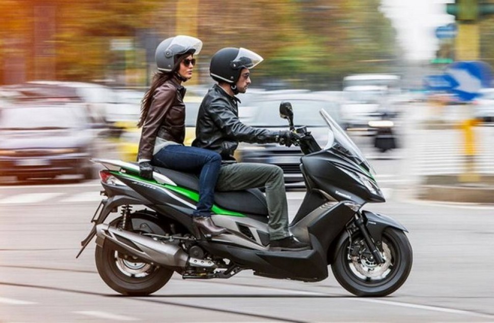 KAWASAKI J300 KAWASAKI J300