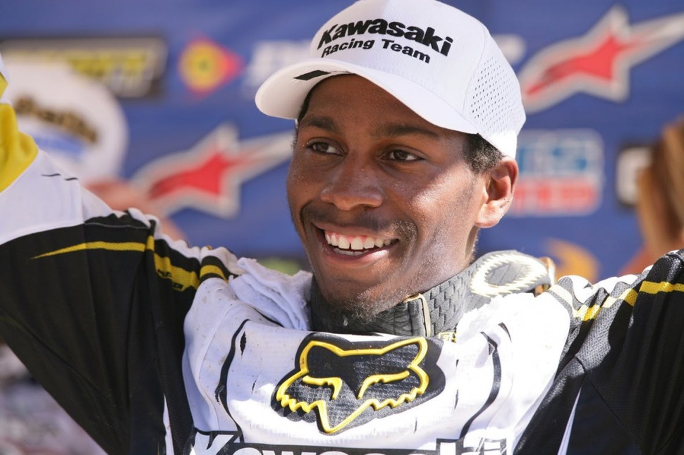 Звезда AMA Supercross Джеймс Стюарт был забанен на год за сомнительную пробу в 2014 году Звезда AMA Supercross Джеймс Стюарт был забанен на год за сомнительную пробу в 2014 году