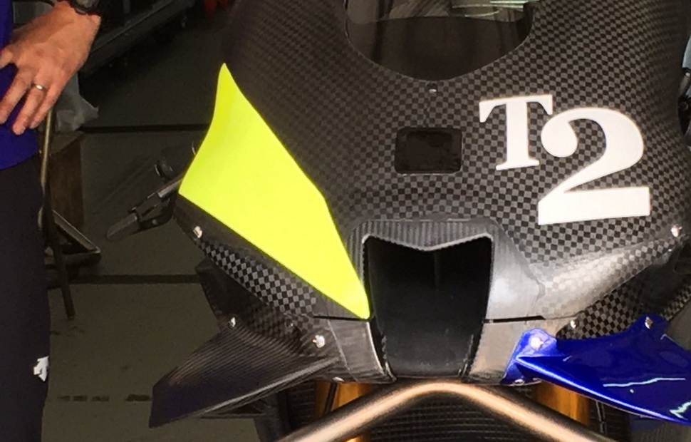 Альтернативный дизайн аэродинамического обвеса Yamaha YZR-M1 на тестах IRTA MotoGP