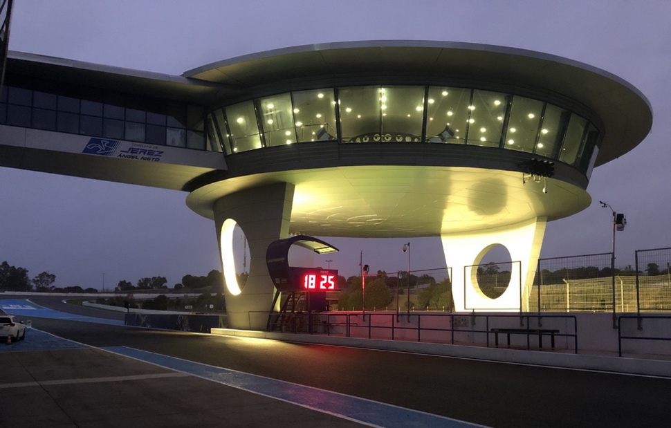 Гостевая башня The UFO на Circuito de Jerez