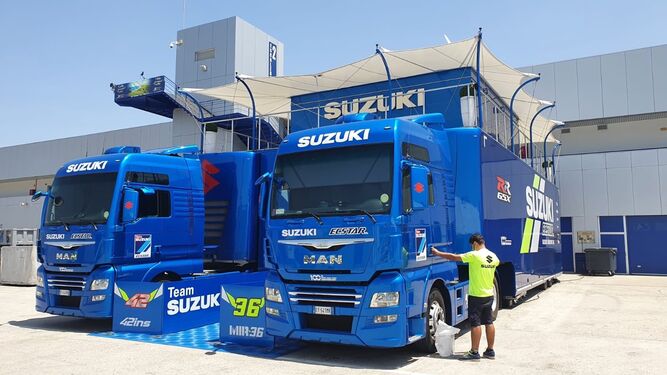 Заводская команда Team Suzuki Ecstar первой прибыла в Херес: так будет выглядеть ее крепость