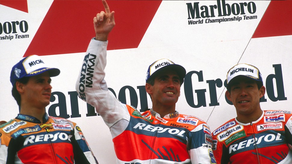 Подиум Гран-При Имолы 1996 года: Дуэйн, Кривье и Окада
