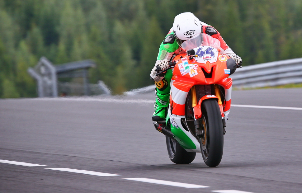 Дмитрий Майоров стартует с поула в гонке Supersport Чемпионата Санкт-Петербурга, Игора Драйв Дмитрий Майоров стартует с поула в гонке Supersport Чемпионата Санкт-Петербурга, Игора Драйв