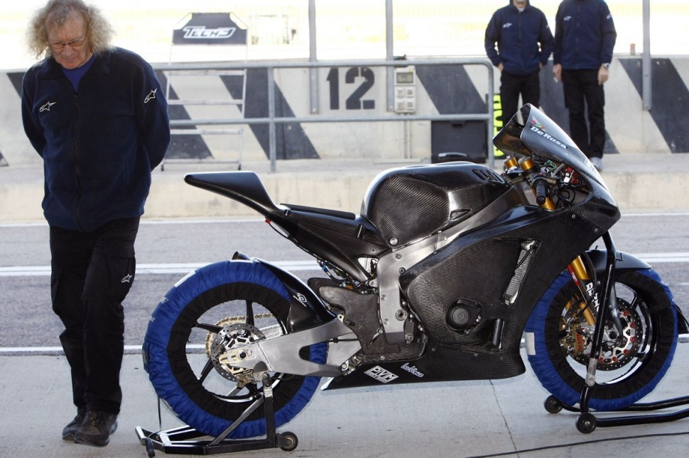 Кулон придумал и разработал прототип Tech 3 Mistral 610, с которым команда выступала в Moto2 до 2018 года