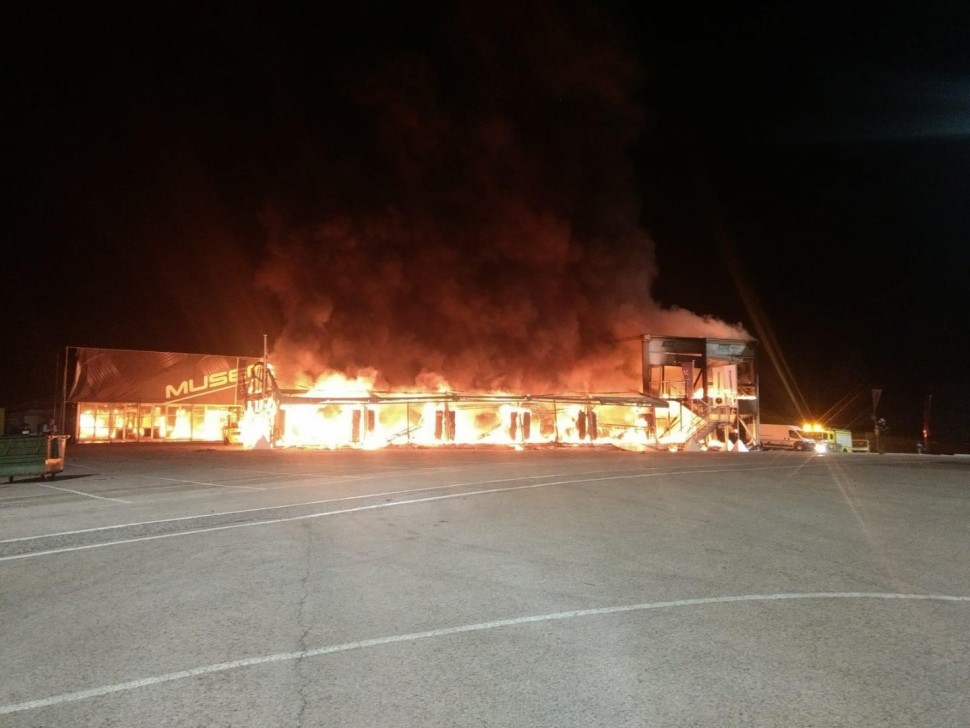 Пожар на тестах в Хересе в марте 2019 года уничтожил лагерь MotoE полностью