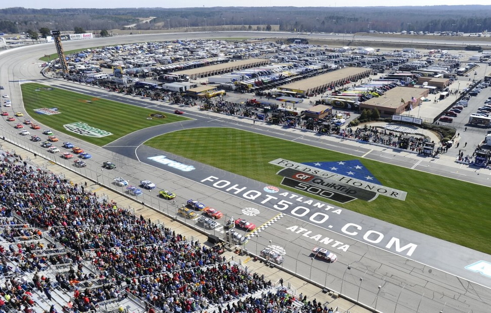 Дом NASCAR - Atlanta Motor Speedway Дом NASCAR - Atlanta Motor Speedway