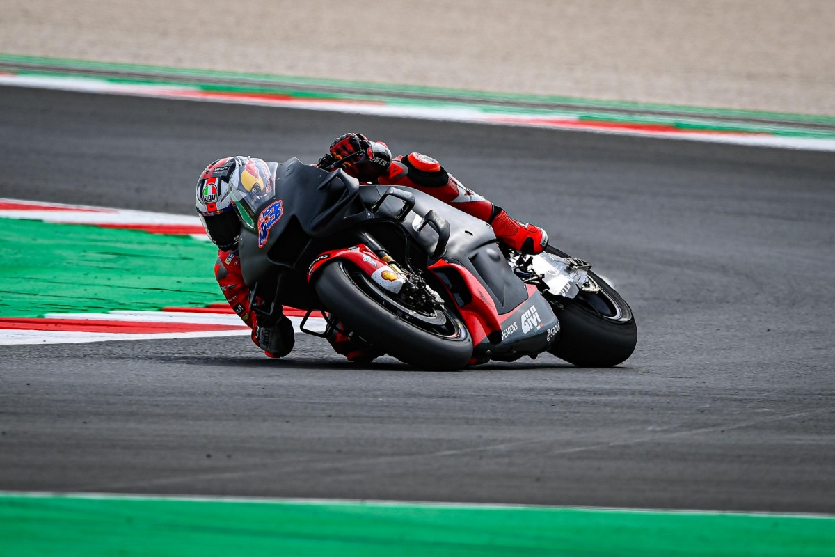 Джек Миллер испытывает новый аэродинамически пакет Ducati