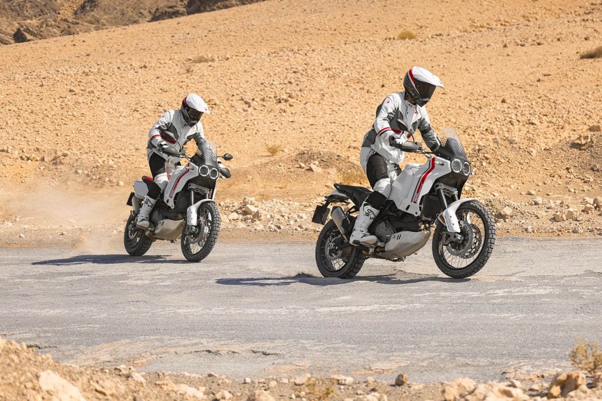 Первый раллийный мотоцикл Ducati DesertX (2022)