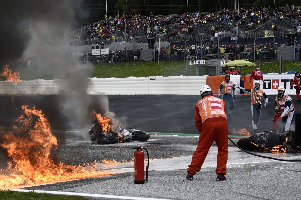 Большой инцидент на Гран-При Штирии в MotoGP с Педросой и Савадори