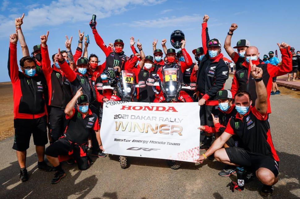 Заводская команда Honda выиграл второй подряд Дакар в 2021 году