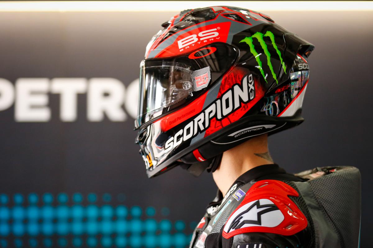 Фабио Куартараро, чемпион MotoGP 2021 года ездит в Scorpion