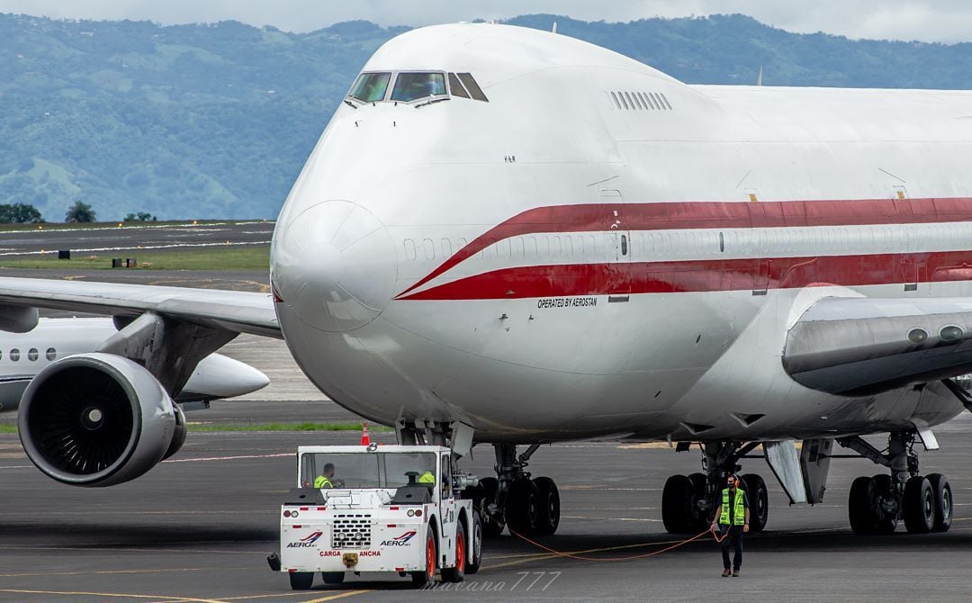 Boeing 747-251B(SF) компании Aerostan, борт BSC4042