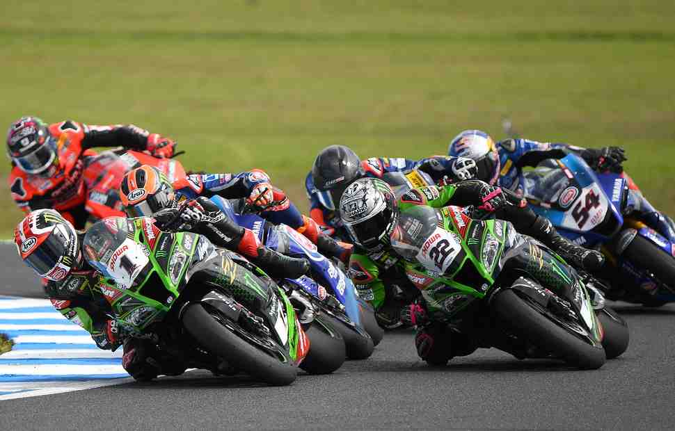 Мировой Супербайк вернул былое величие: Три гонки AUSWorldSBK - три фантастических финиша!
