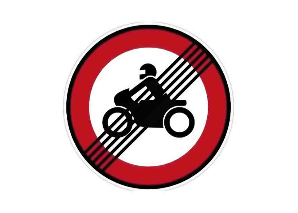 Немцы запустили петицию против запрета езды на мотоцикле по выходным