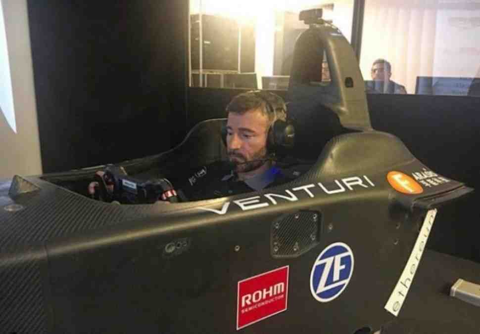 Звезда MotoGP и WorldSBK Макс Бьяджи протестировал болид Formula E