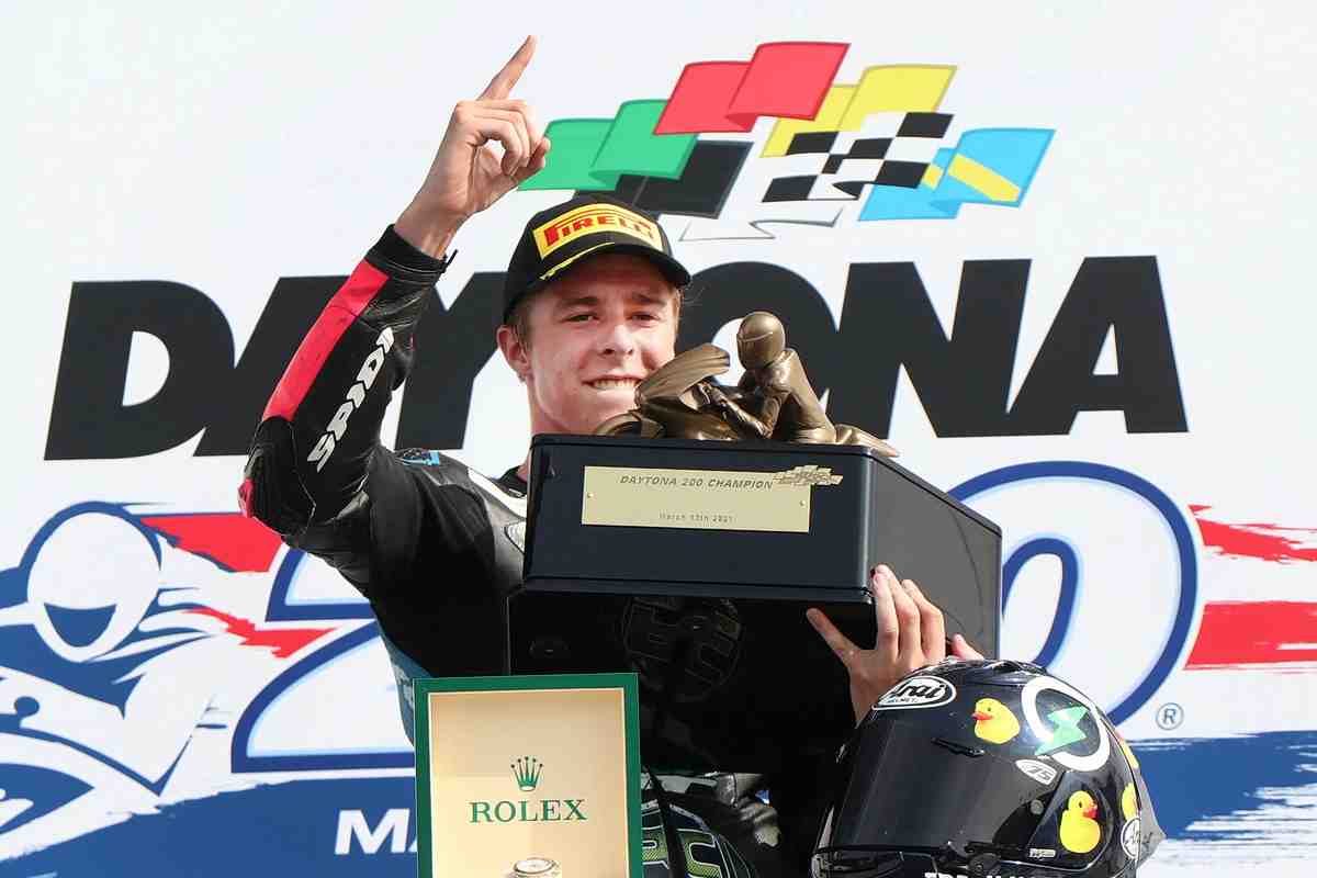 Победителя 79-й гонки Daytona 200 вновь определил фотофиниш