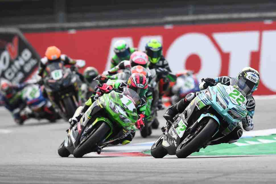 WorldSSP300: Никита Калинин оказался в 0.09 от подиума в сумасшедшей гонке на TT Circuit