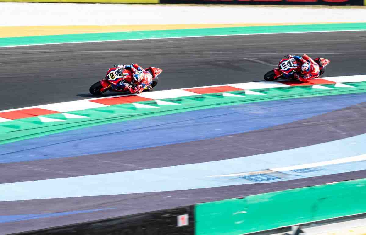 Honda Racing преследуют неудачи в World Superbike: и причем тут зеленая краска в Мизано?