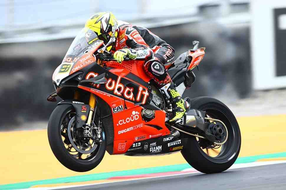 WSBK: Альваро Баутиста отступил из-за износа покрышек в воскресной гонке на El Villicum