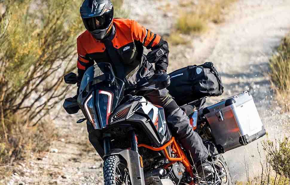 Свежая поставка KTM Super Adventure с солидным подарком