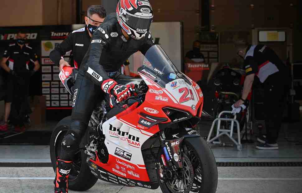 WSBK: Леон Камье покидает Barni Racing Team - место свободно, но кто его займет?