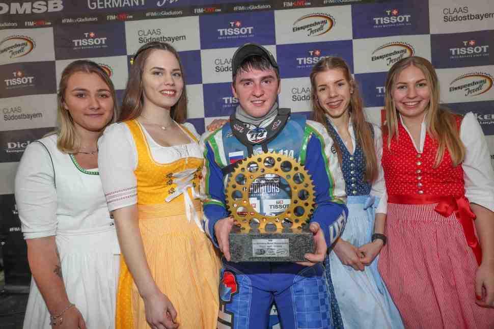Динар Валеев вновь возглавил чемпионат мира по мотогонкам на льду FIM Ice Speedway Gladiators Динар Валеев вновь возглавил чемпионат мира по мотогонкам на льду FIM Ice Speedway Gladiators