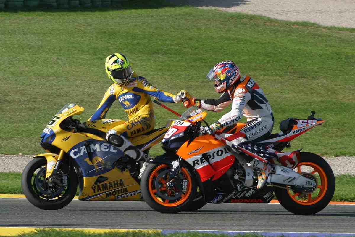 Сторонникам теории заговора: Валентино Росси и вся правда о потере титула MotoGP в 2006 году