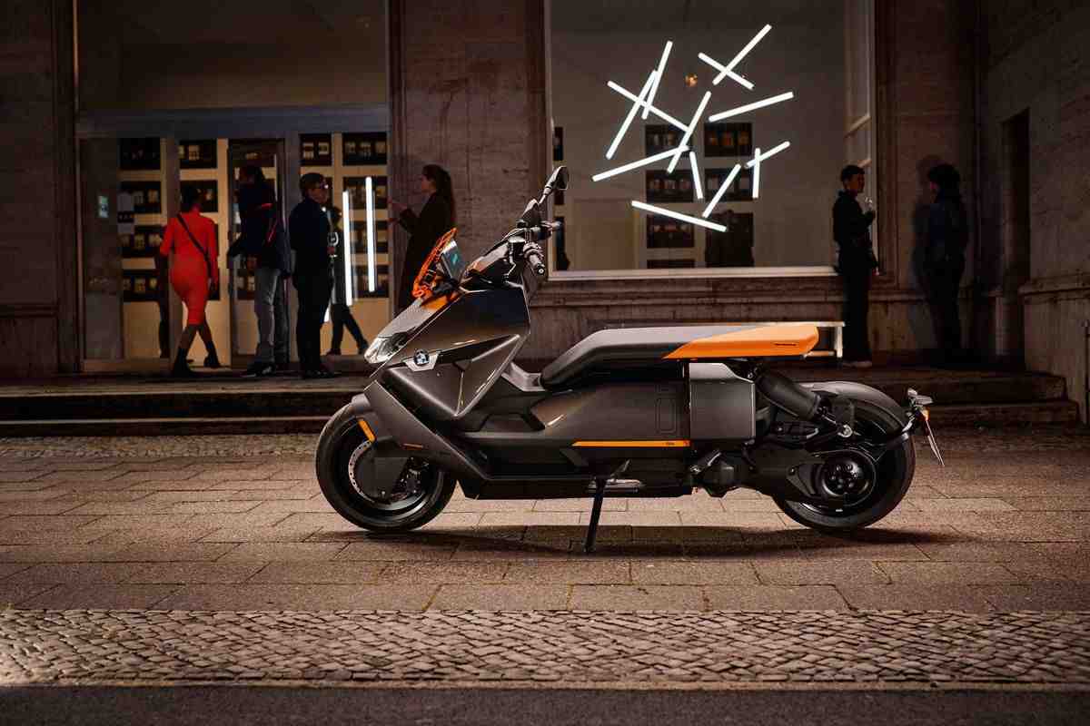 BMW Motorrad отдаст разработку электромотоциклов индийскому TVS