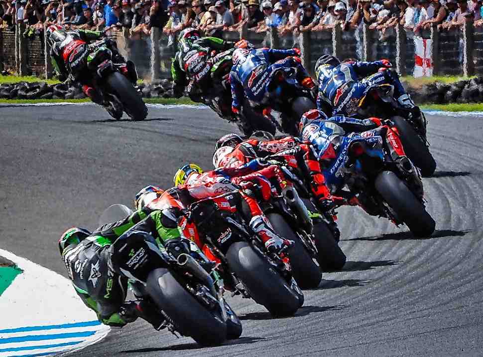 World Superbike откладывается до середины лета