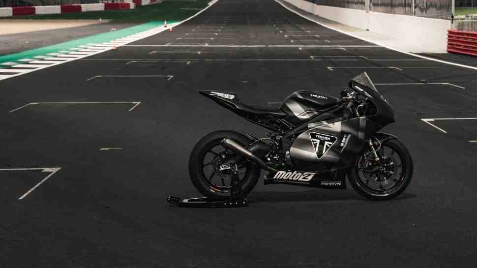 FIM создает парадоксальную ситуацию в Moto2