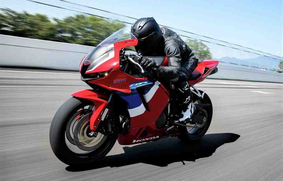 Honda CBR600RR (2021) и CBR600RR Race Base - Технические характеристики и детали