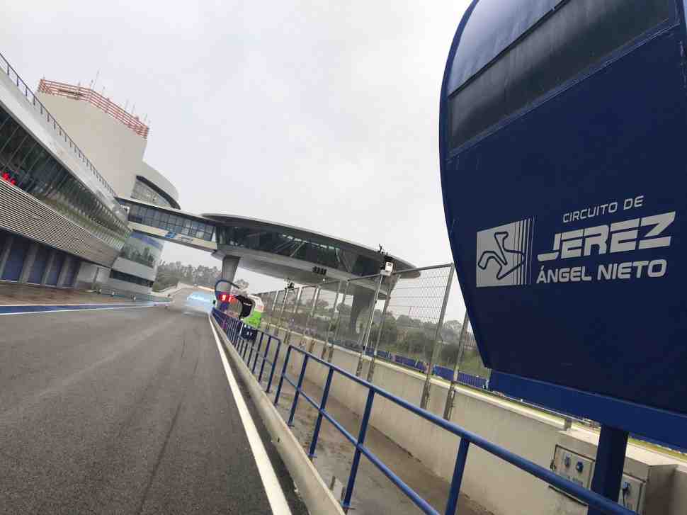 Первые большие зимние тесты WorldSBK и Ко. в Хересе начинаются под дождем
