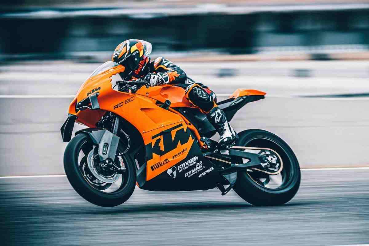KTM RC 8C: Race Ready спортбайк на шасси Moto2 с двигателем LC8c 890 куб.см.