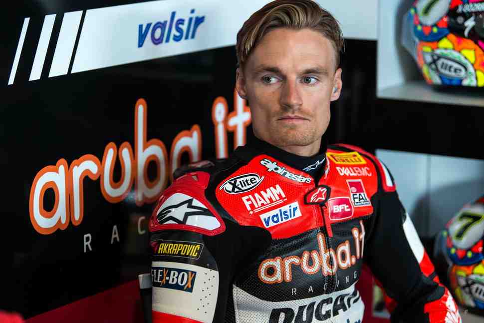 WSBK: Чаз Девис не пострадал при падении в Арагоне и продолжит борьбу