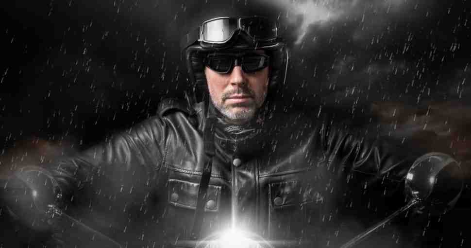 Немного холодно в кедах?.. Мотоэкипировка Alpinestars для промозглой весны